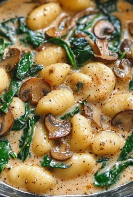 Creamy Spinach and Mushroom Gnocchi (One-Pan, 20 Minutes)